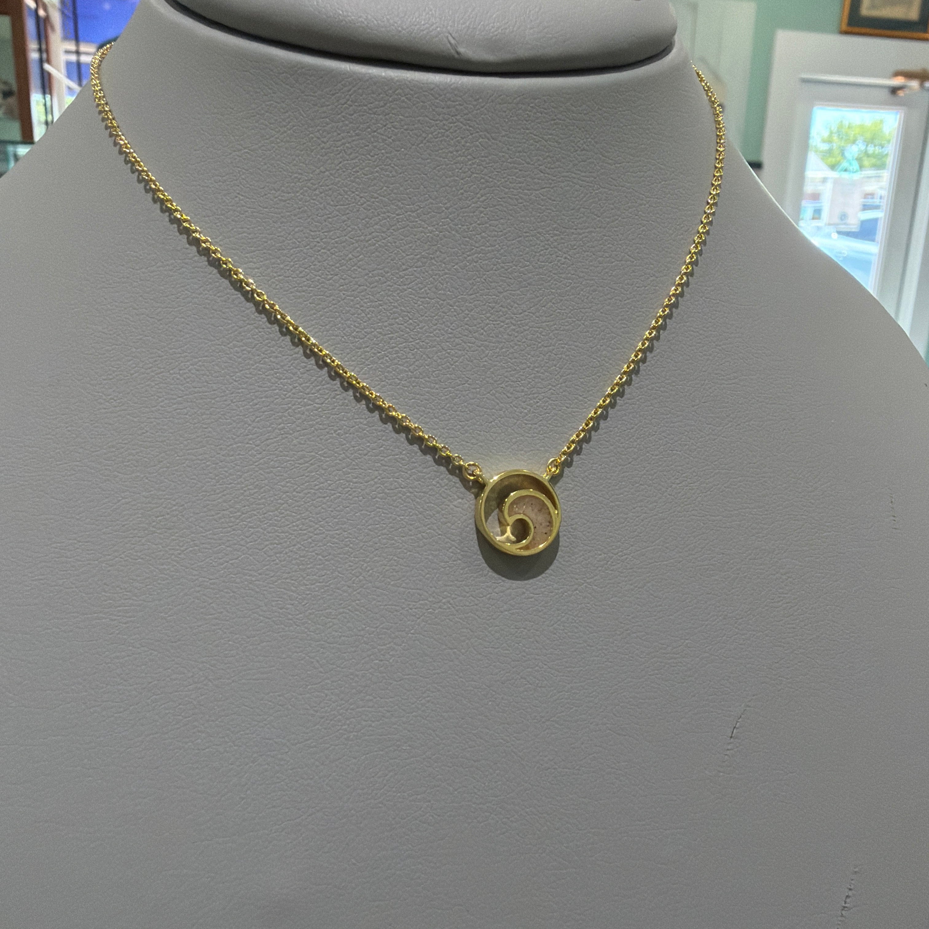 Dune Delicate Wave Necklace