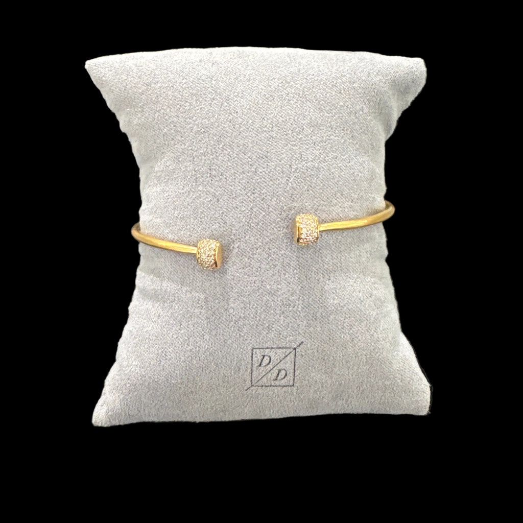 Juliette Pavé Twist Bangle - Gold - White Topaz