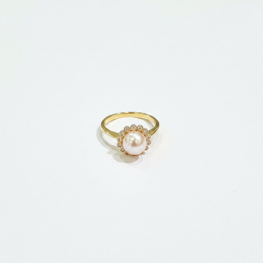Quality Pearl/Diamond Ring (14Rd Dia.11 & 1 CLP7.25MM)