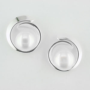 Tom Kruskal Overlap Curl Sterling Silver & Pearl Earrings