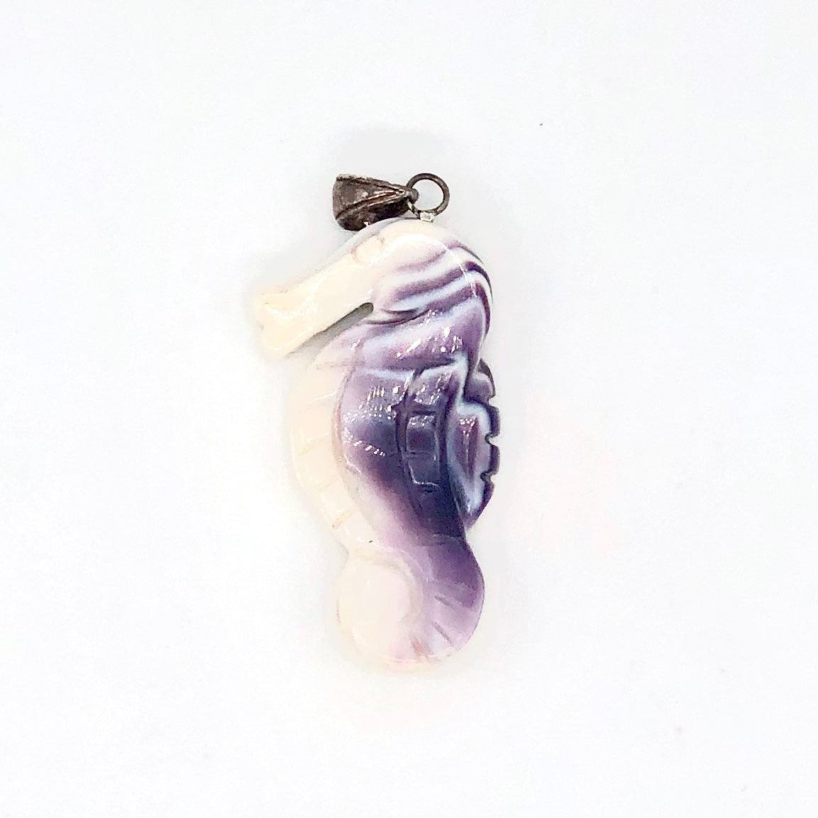 Barn Co Seahorse Pendant